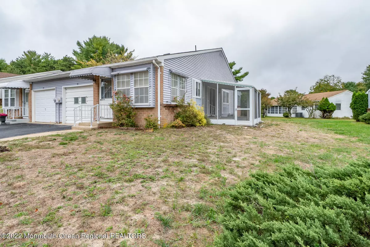 Whiting, NJ 08759,3 Juniper Lane