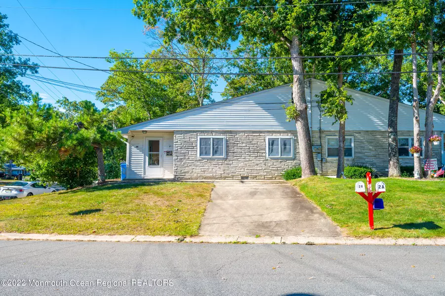 2 Orange Avenue, Manahawkin, NJ 08050