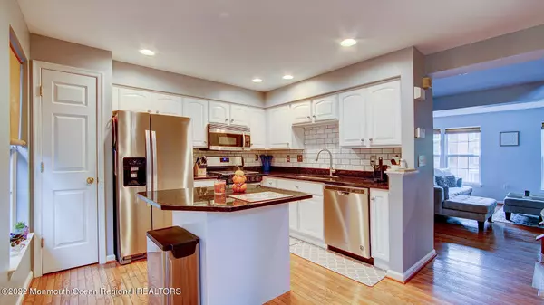 Farmingdale, NJ 07727,51 Saxton Road #44