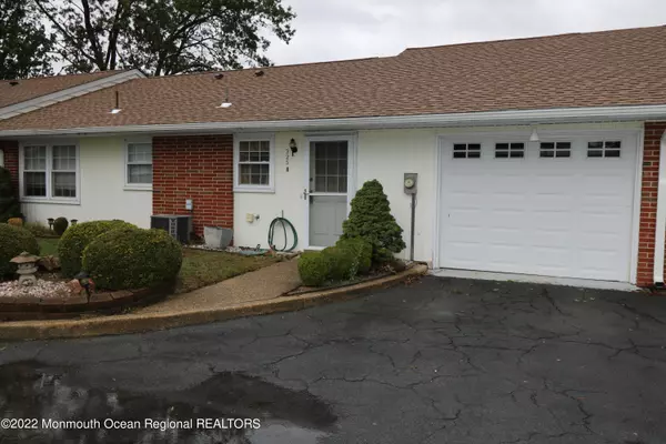 325 Coventry Court #B, Lakewood, NJ 08701