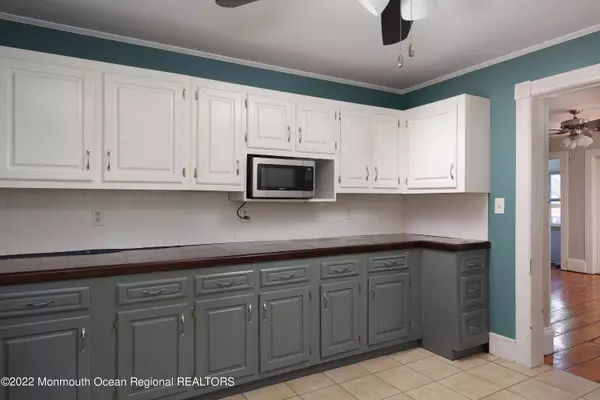 Keyport, NJ 07735,32 Washington Street