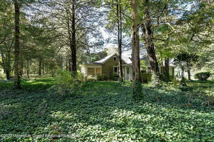 844 Monmouth Road, Cream Ridge, NJ 08514