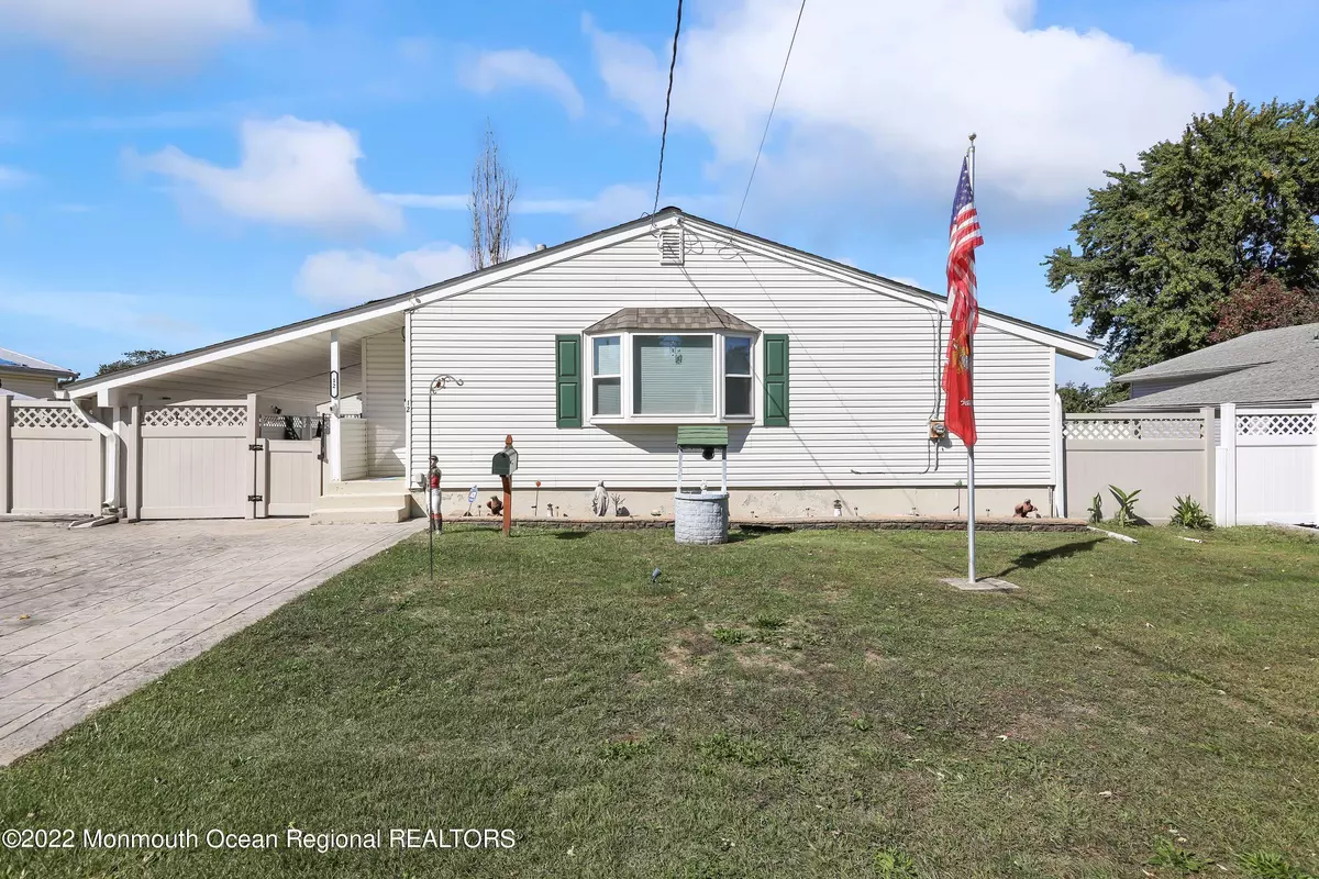 Keyport, NJ 07735,12 Boulevard