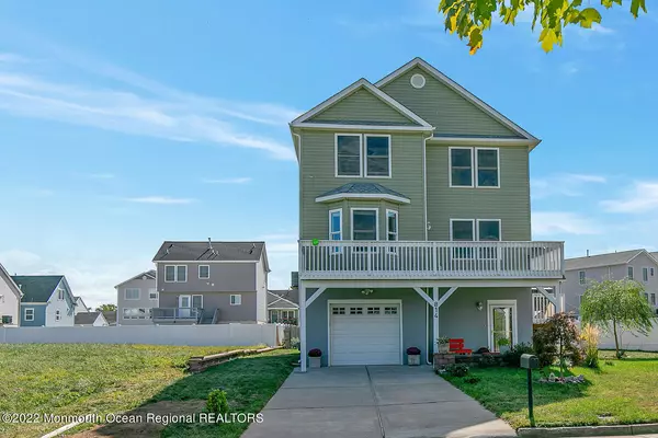 814 Brook Avenue, Union Beach, NJ 07735