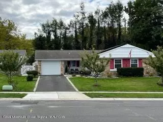 8 Indigo Lane, Aberdeen, NJ 07747