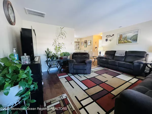 Matawan, NJ 07747,53 Galewood Drive #Apt D