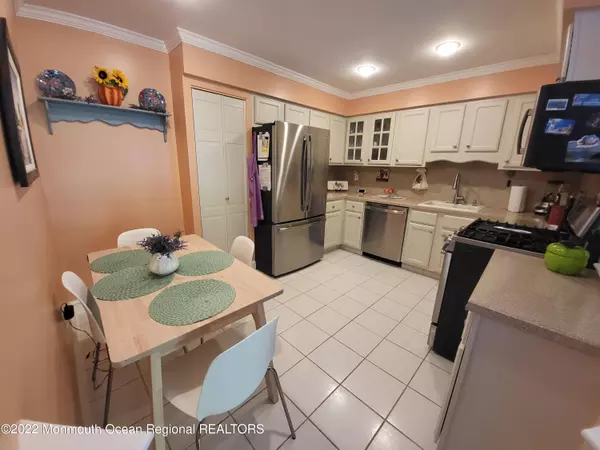 Matawan, NJ 07747,101 Lexington Circle