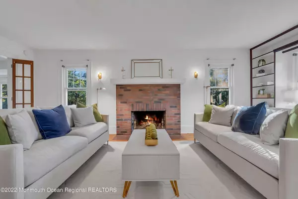 Oakhurst, NJ 07755,251 Lawrence Avenue