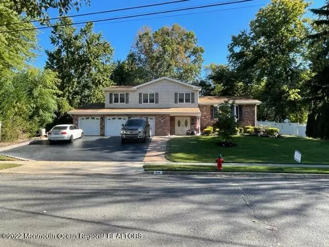 24 Colonial Drive, Matawan, NJ 07747