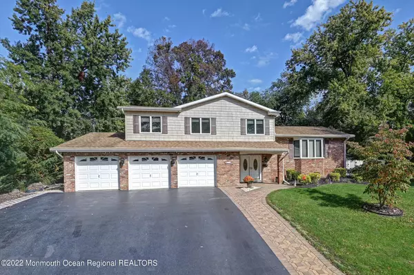 Matawan, NJ 07747,24 Colonial Drive