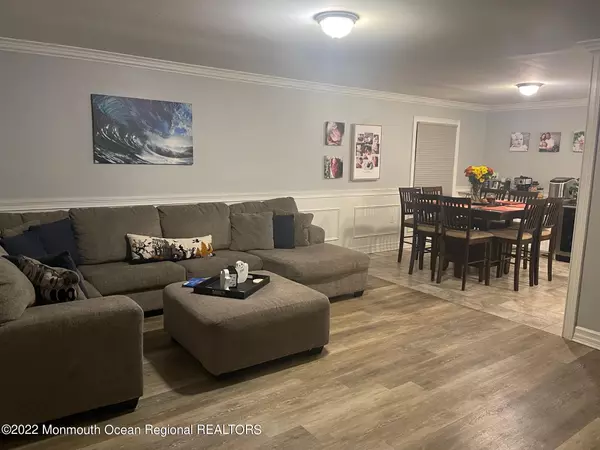 Lanoka Harbor, NJ 08734,412 Chestnut Drive