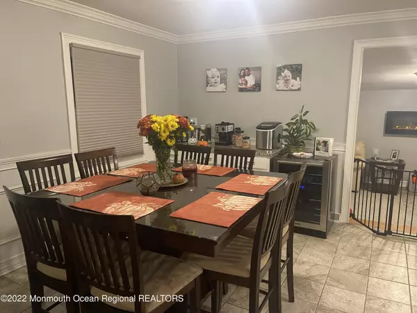 Lanoka Harbor, NJ 08734,412 Chestnut Drive