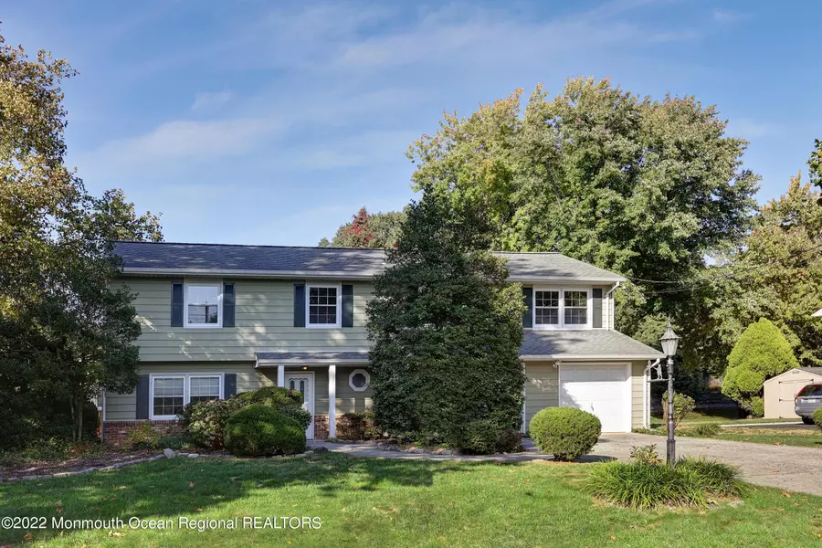 33 Turnberry Drive, Lincroft, NJ 07738