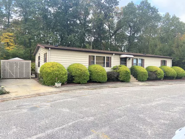 122 Douglas Drive, Jackson, NJ 08527