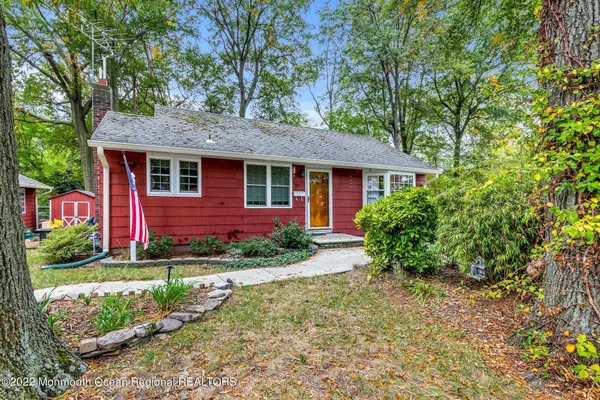 Hazlet, NJ 07734,15 Rapeleye Place