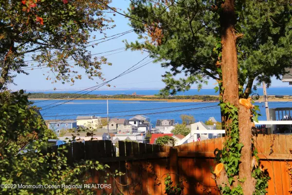 Highlands, NJ 07732,284 Navesink Avenue