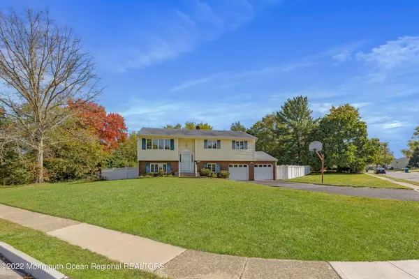 37 Westbrook Road, Howell, NJ 07731