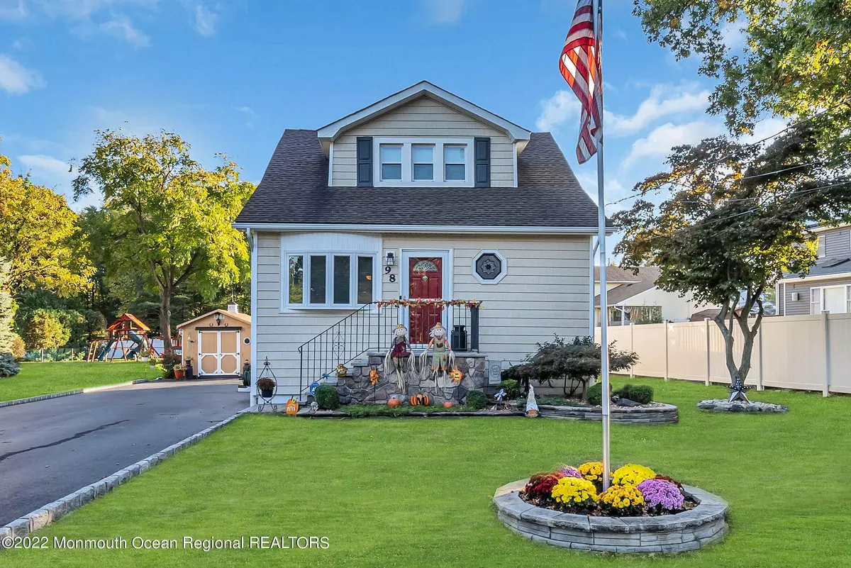 Matawan, NJ 07747,98 Aberdeen Road