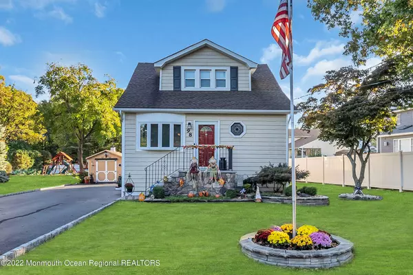 98 Aberdeen Road, Matawan, NJ 07747