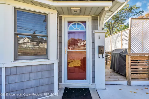 Keyport, NJ 07735,17 Middlesex Boulevard