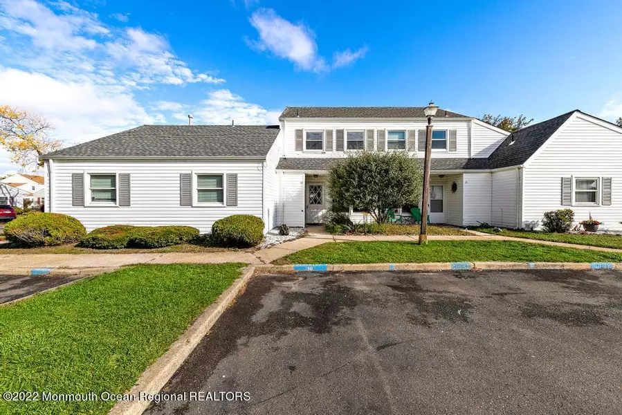 19 Mediterranean Court, Barnegat, NJ 08005