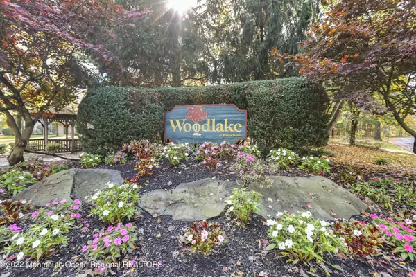 382 Woodlake Drive, Evesham, NJ 08053