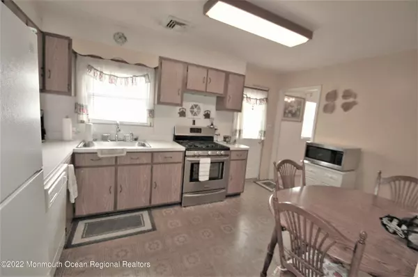 Cliffwood Beach, NJ 07735,387 Beverly Drive