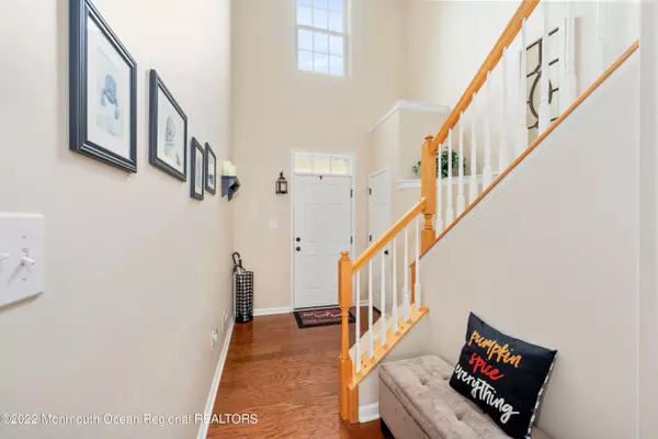 Tinton Falls, NJ 07712,42 Oak Leaf Lane