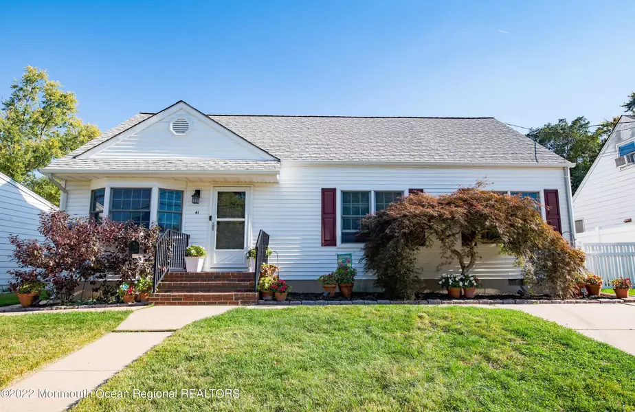 41 Wickom Avenue, Hamilton Square, NJ 08690