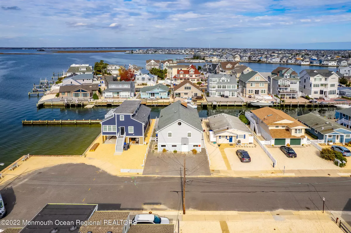 Lavallette, NJ 08735,266 Ocean Bay Boulevard