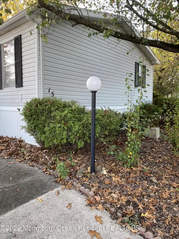 Manahawkin, NJ 08050,15 Oak Tree Lane