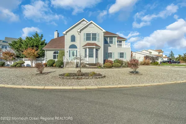 3284 Long Point Drive, Toms River, NJ 08753