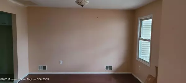 Matawan, NJ 07747,34 Oak Knoll Drive