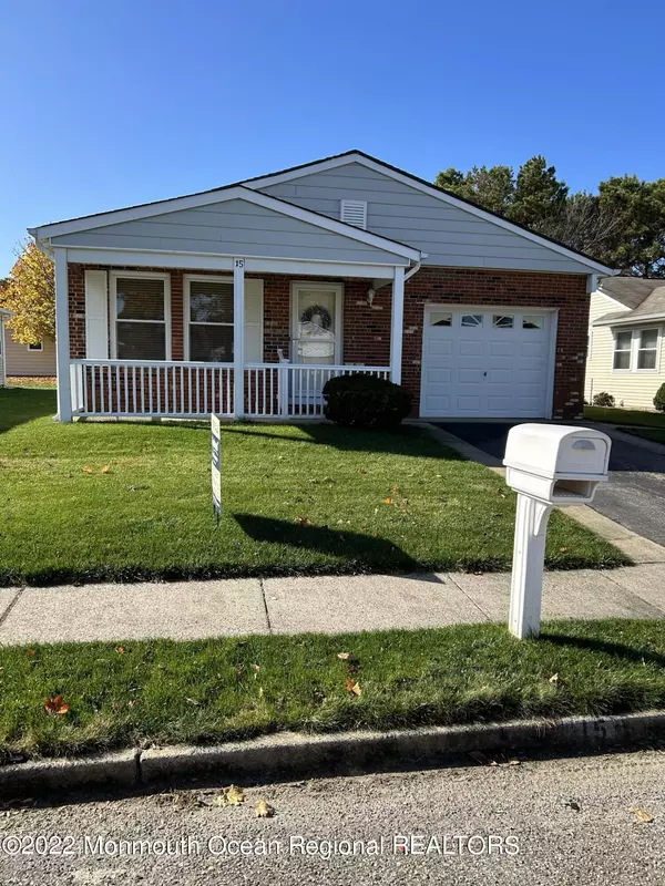 15 Wedgeport Drive, Toms River, NJ 08757