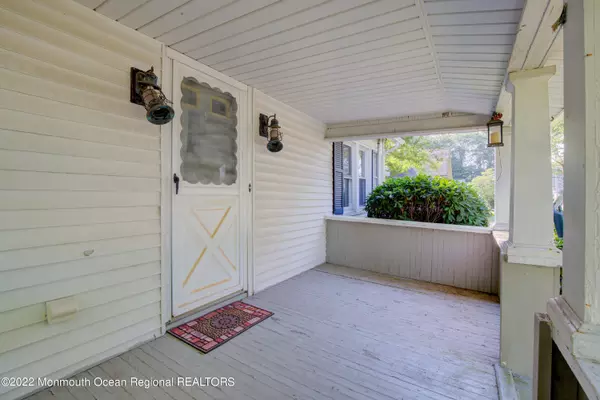 Wall, NJ 07727,5207 State Route 33