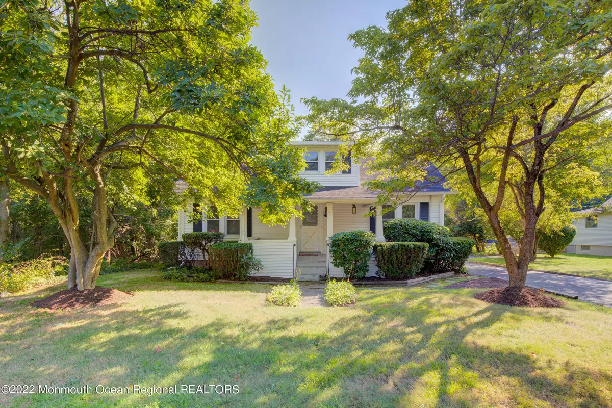 Wall, NJ 07727,5207 State Route 33