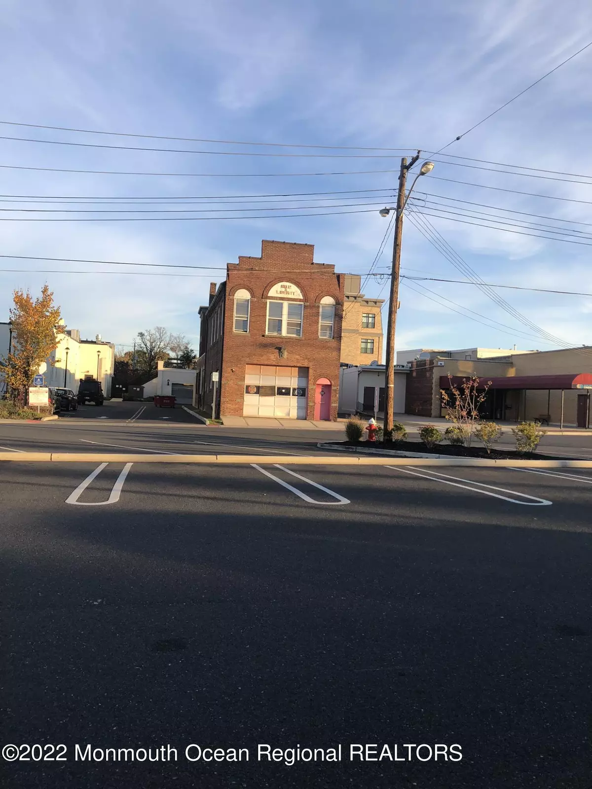 Red Bank, NJ 07701,40 White Street