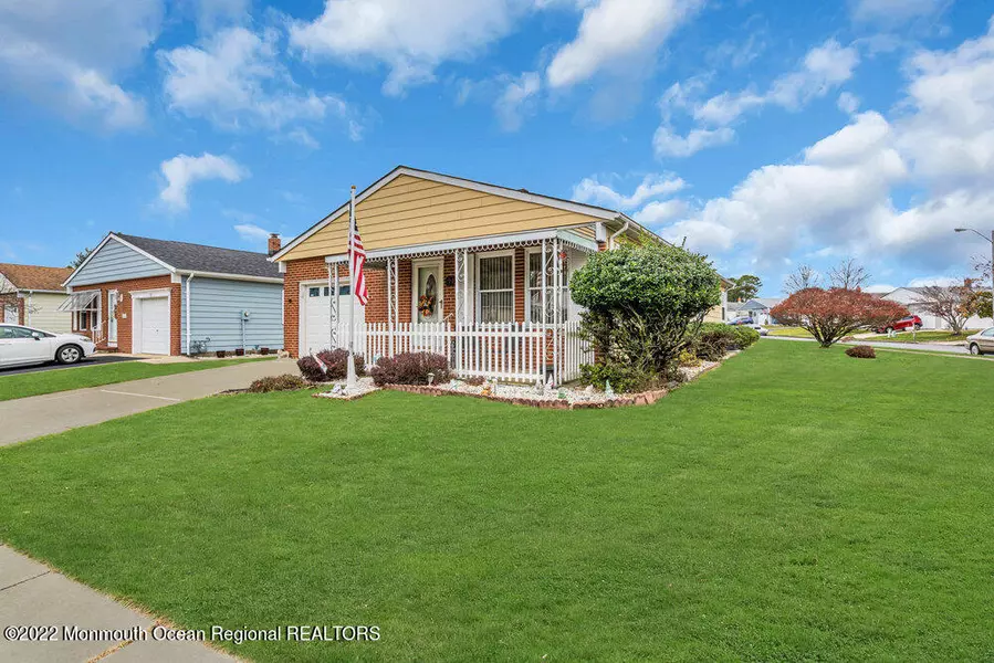 190 Cabrillo Boulevard, Toms River, NJ 08757