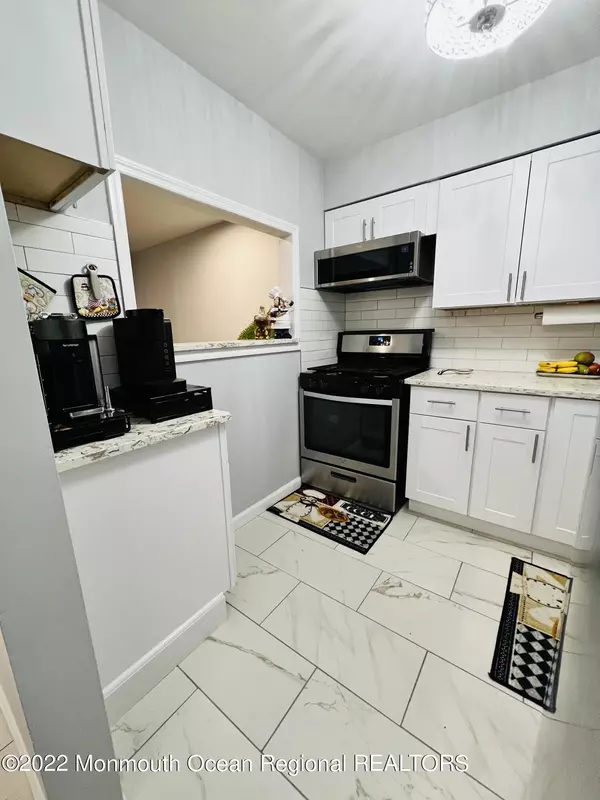 Hightstown, NJ 08520,454 Old Millstone Drive #4