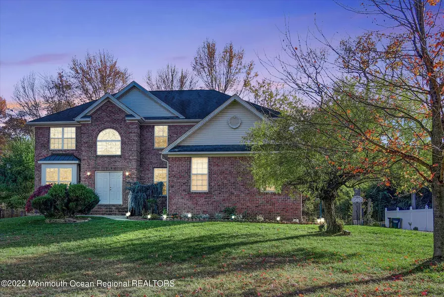 3 Plum Lane, Holmdel, NJ 07733