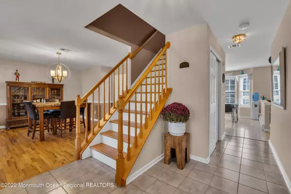 Lanoka Harbor, NJ 08734,19 Ridgemont Drive