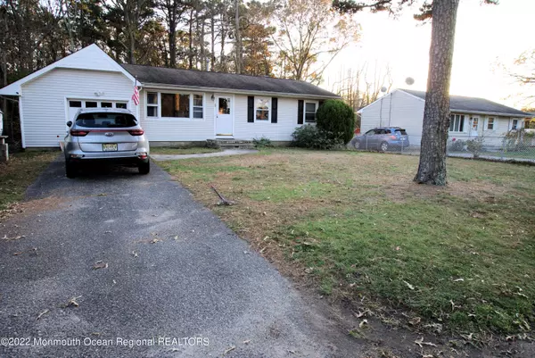 Lanoka Harbor, NJ 08734,17 Cedar Drive