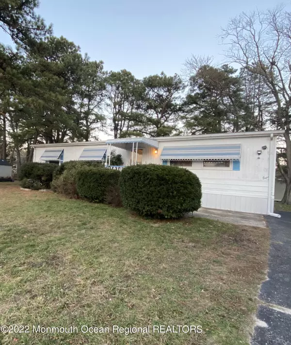 8 Wren Court, Whiting, NJ 08759