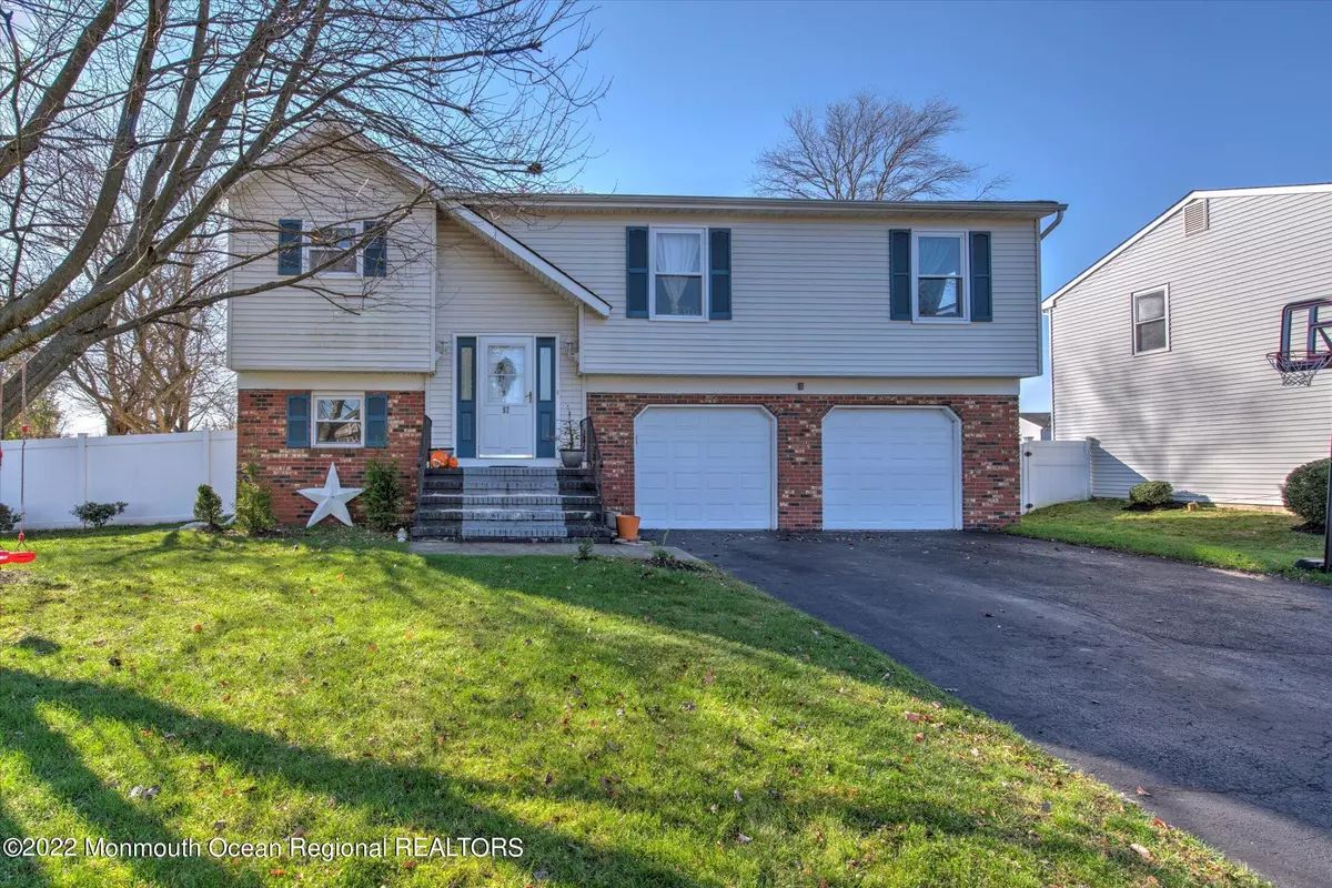 Howell, NJ 07731,57 Sweetbriar Trail