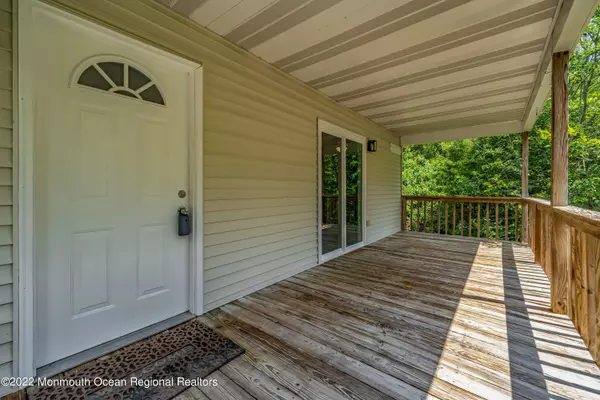 Lanoka Harbor, NJ 08734,865 Rowe Street