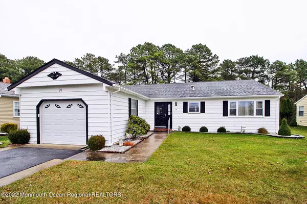 91 Chesterfield Lane, Toms River, NJ 08757