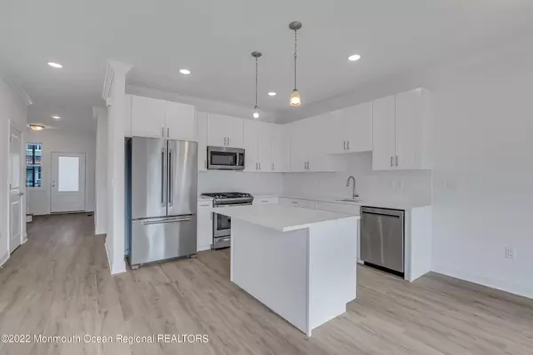 Long Branch, NJ 07740,221 Brighton Avenue #402