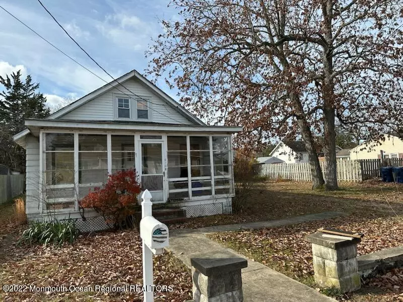 616 Beacon Avenue, Beachwood, NJ 08722