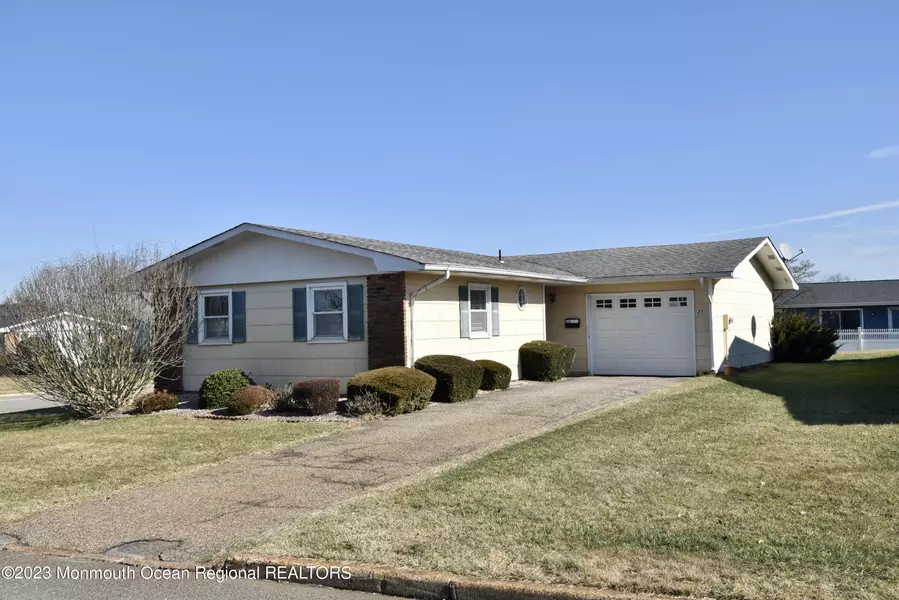 27 Tony Court, Brick, NJ 08724