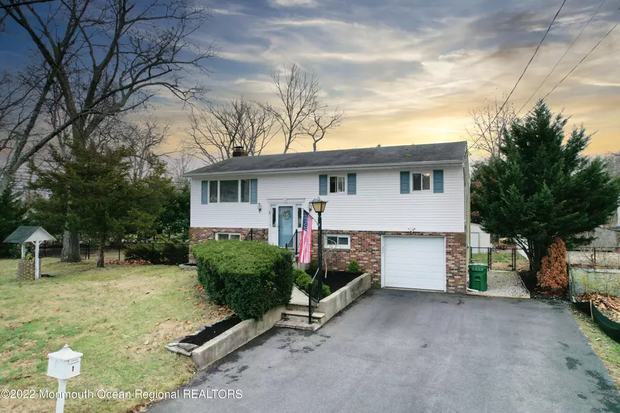 1 Berkshire Court, Jackson, NJ 08527